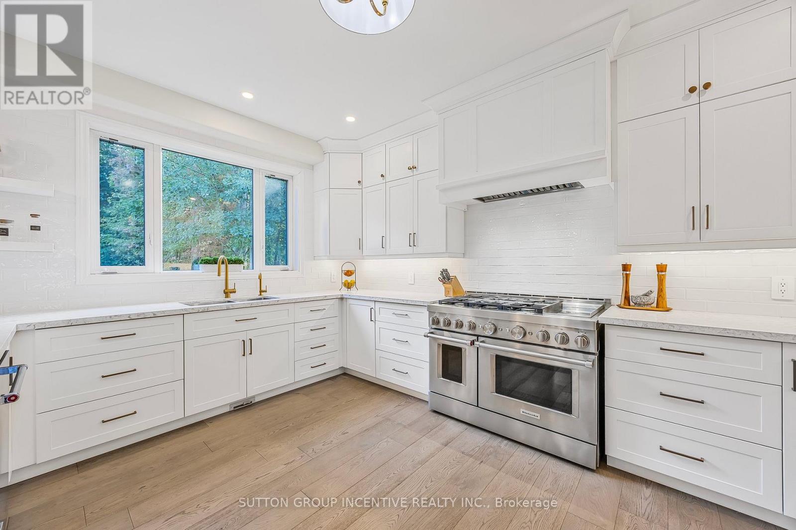 38 Lilac Lane, Springwater, Ontario  L9S 2B5 - Photo 12 - S13017826