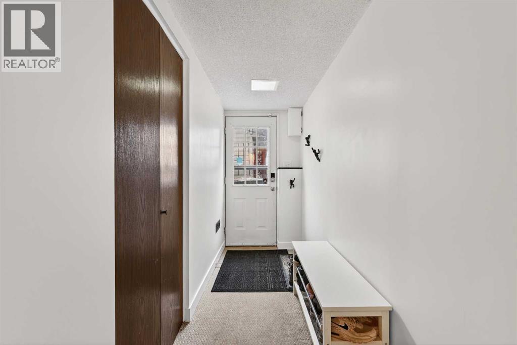 584 Woodhill Place Sw, Calgary, Alberta  T2W 3L5 - Photo 38 - A2298867