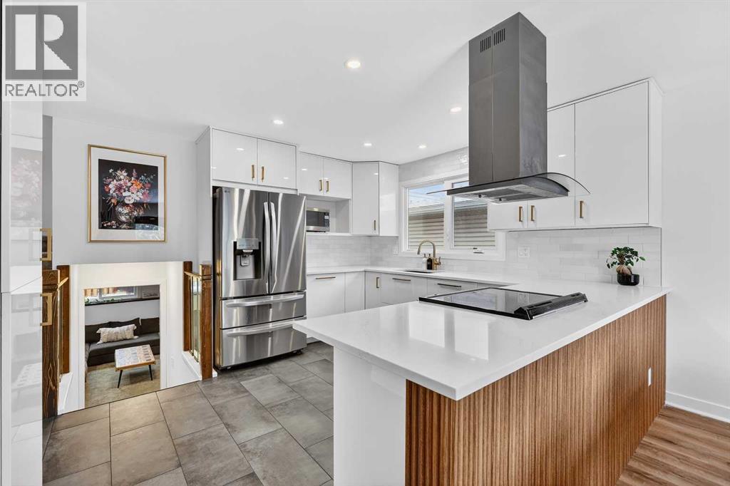 584 Woodhill Place Sw, Calgary, Alberta  T2W 3L5 - Photo 11 - A2298867