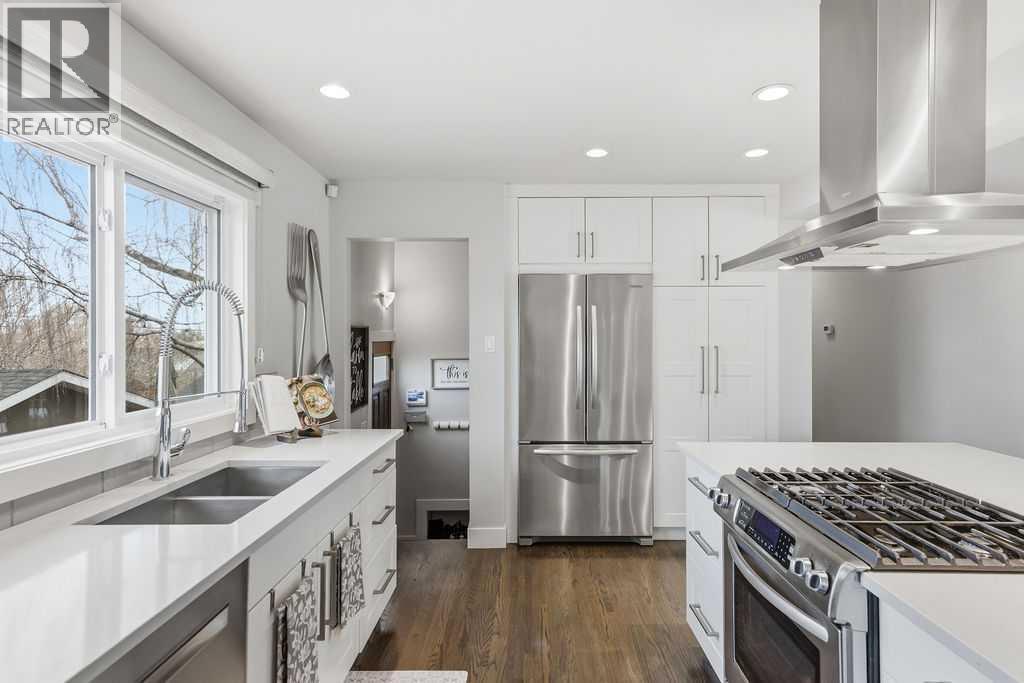 86 Warwick Drive SW, Calgary, Alberta  T3C 2R6 - Photo 10 - A2302230