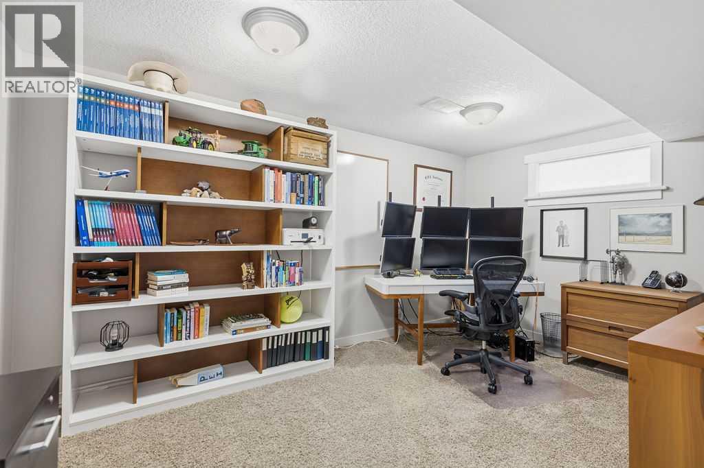 86 Warwick Drive SW, Calgary, Alberta  T3C 2R6 - Photo 25 - A2302230