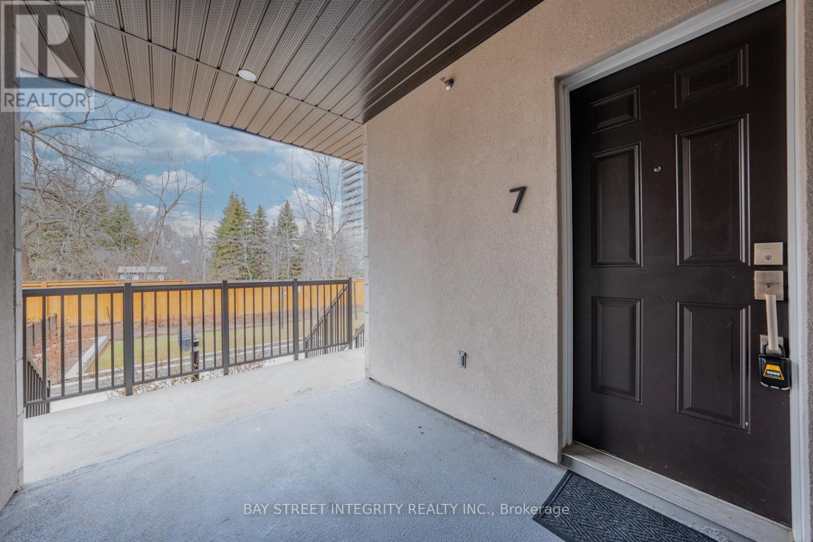 7 - 4045 Hickory Drive, Mississauga, Ontario  L4W 0G6 - Photo 5 - W12878982