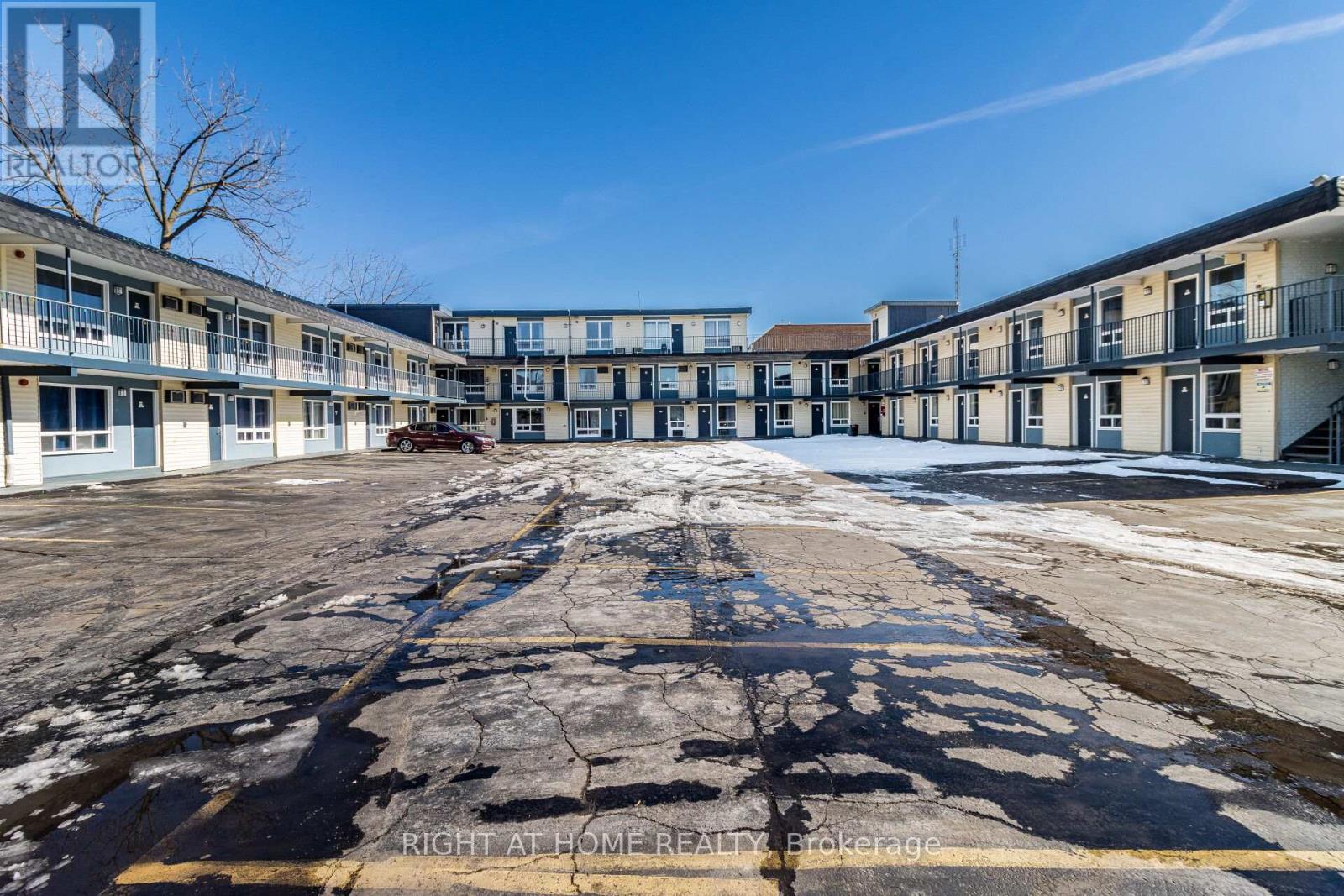 5958 Fallsview Boulevard, Niagara Falls (Clifton Hill), Ontario  L2G 3V5 - Photo 13 - X13003312