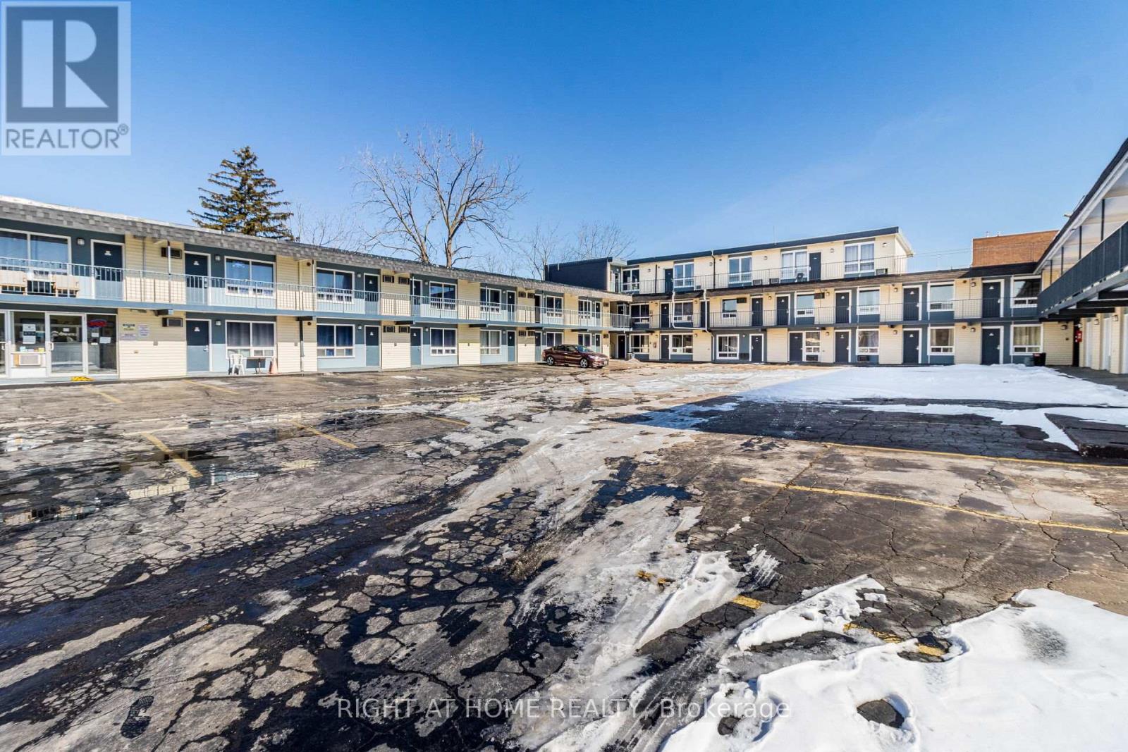 5958 Fallsview Boulevard, Niagara Falls (Clifton Hill), Ontario  L2G 3V5 - Photo 12 - X13003312