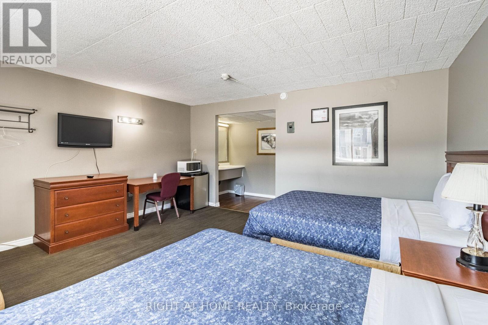 5958 Fallsview Boulevard, Niagara Falls (Clifton Hill), Ontario  L2G 3V5 - Photo 29 - X13003312