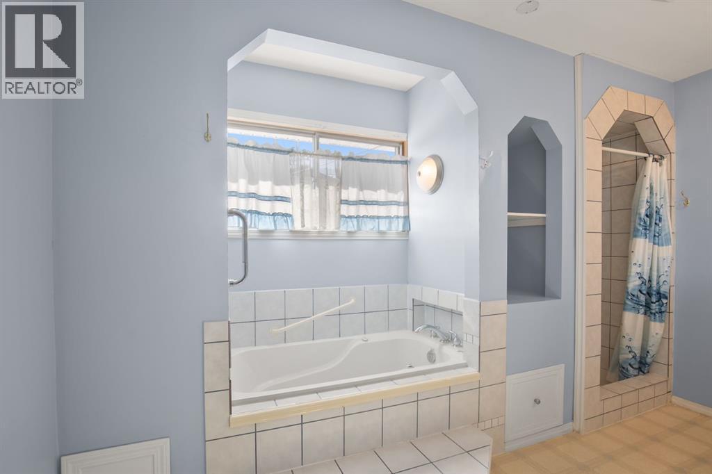 4807 45 Street, Innisfail, Alberta  T4G 1M8 - Photo 9 - A2292153