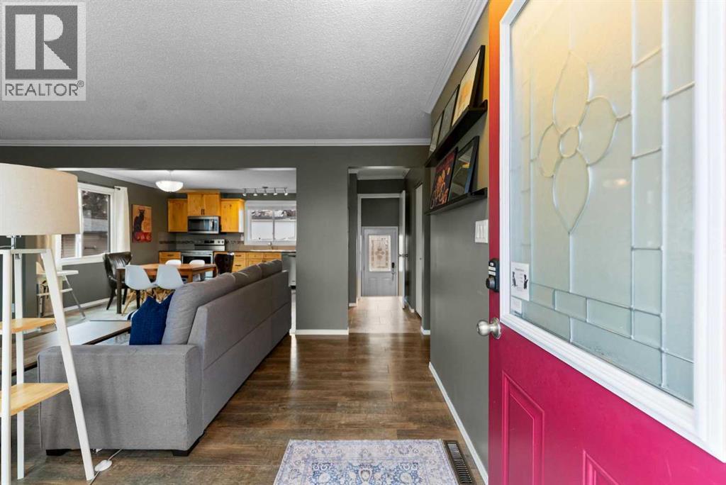 6203 48b Avenue, Camrose, Alberta  T4V 0M2 - Photo 7 - A2302383