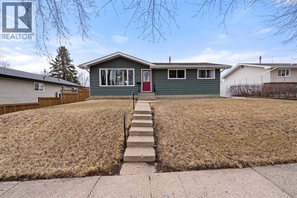 6203 48b Avenue, Camrose, Alberta  T4V 0M2 - Photo 1 - A2302383