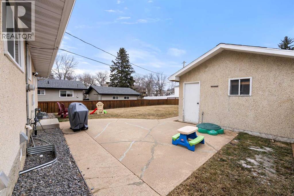 6203 48b Avenue, Camrose, Alberta  T4V 0M2 - Photo 24 - A2302383