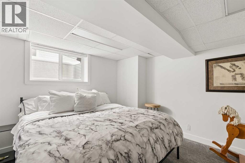 2735 Lionel Crescent Sw, Calgary, Alberta  T3E 6B1 - Photo 39 - A2300312