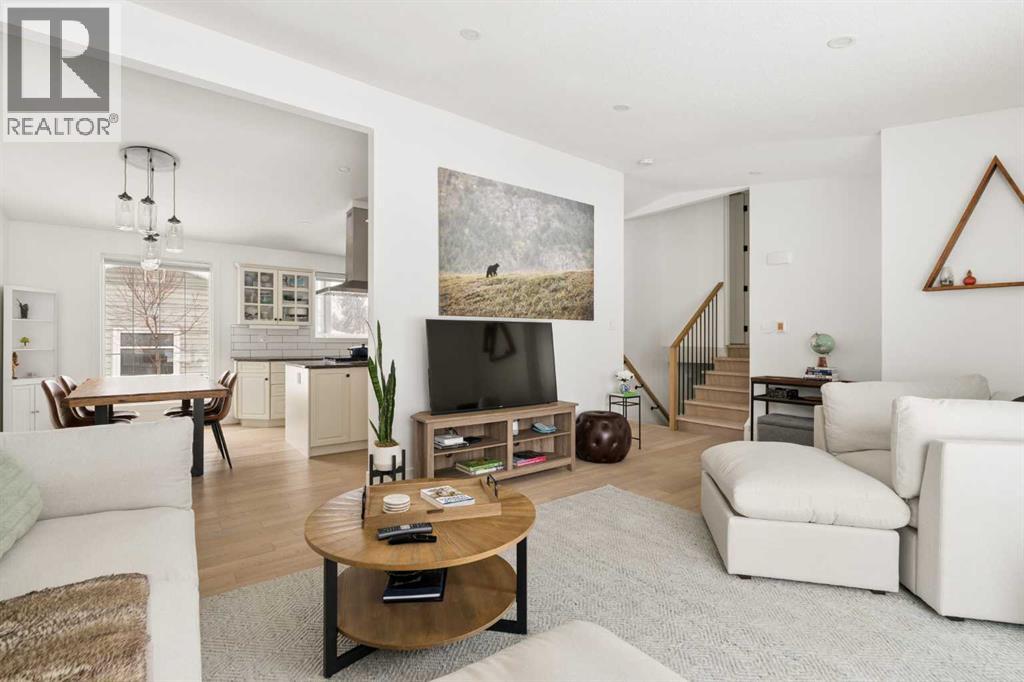 2735 Lionel Crescent Sw, Calgary, Alberta  T3E 6B1 - Photo 10 - A2300312