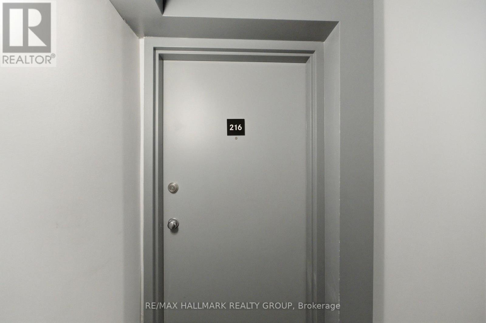 216 - 218 Viewmount Drive, Ottawa, Ontario  K2E 7X5 - Photo 3 - X13017864