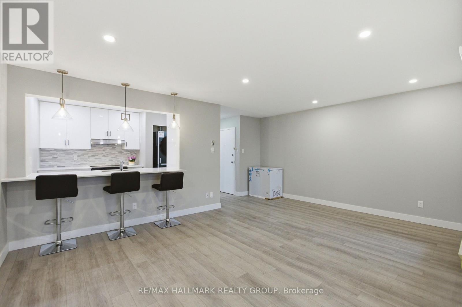 216 - 218 Viewmount Drive, Ottawa, Ontario  K2E 7X5 - Photo 6 - X13017864