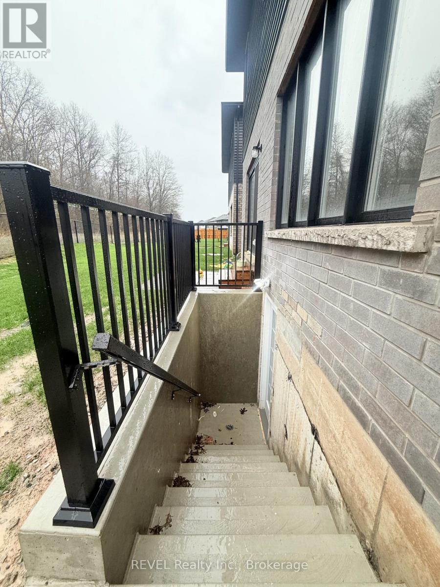 19 Willson Drive, Thorold, Ontario  L2V 0M3 - Photo 3 - X13017860