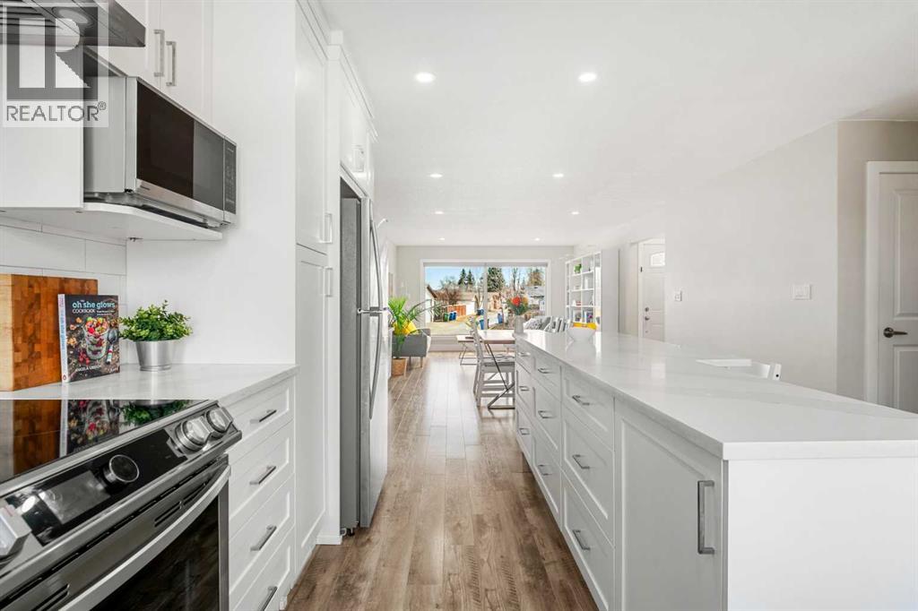 16 Midcrest Rise Se, Calgary, Alberta  T2X 1B7 - Photo 10 - A2294731