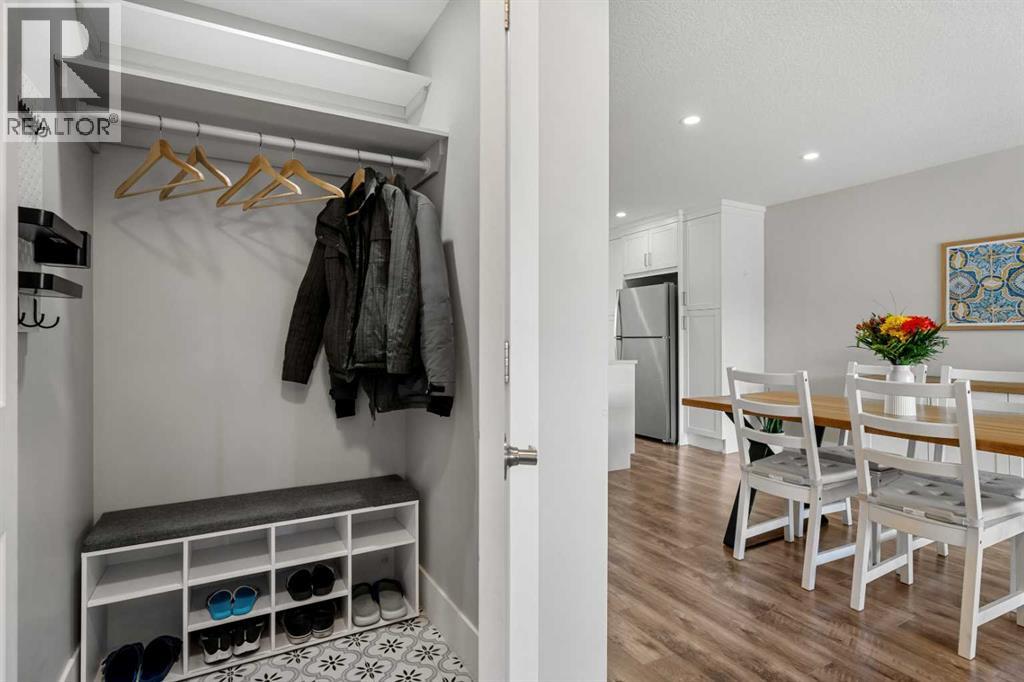 16 Midcrest Rise Se, Calgary, Alberta  T2X 1B7 - Photo 5 - A2294731