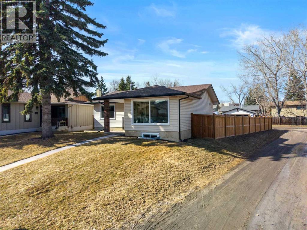 16 Midcrest Rise Se, Calgary, Alberta  T2X 1B7 - Photo 2 - A2294731