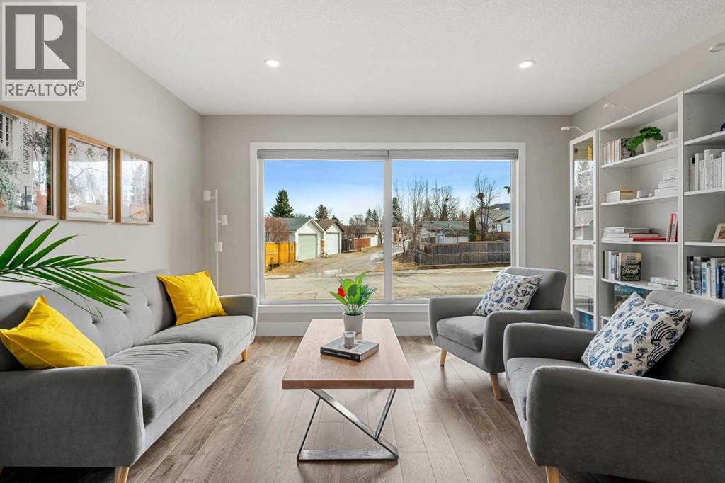 16 Midcrest Rise Se, Calgary, Alberta  T2X 1B7 - Photo 7 - A2294731