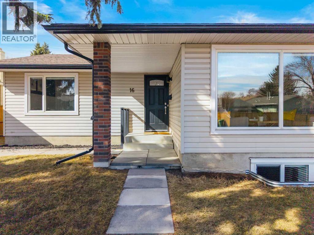 16 Midcrest Rise Se, Calgary, Alberta  T2X 1B7 - Photo 3 - A2294731
