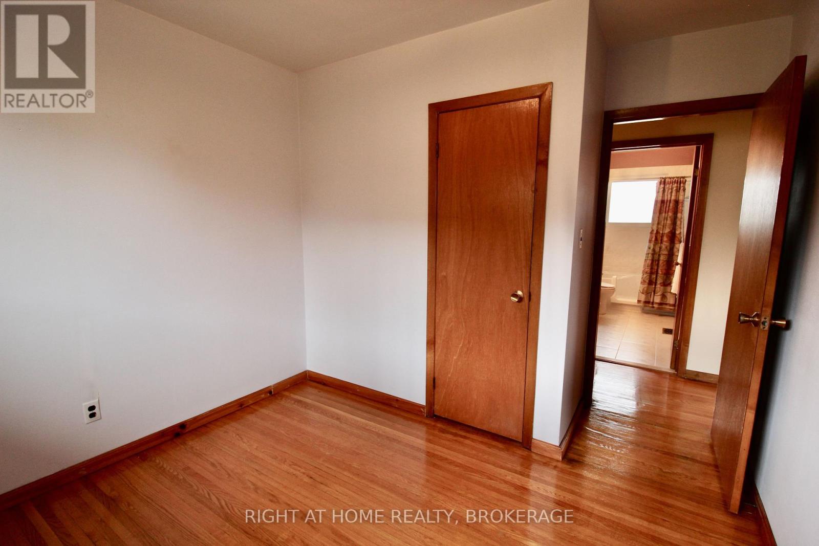 12 Lorne Avenue, Grimsby, Ontario  L3M 2H5 - Photo 15 - X12999924