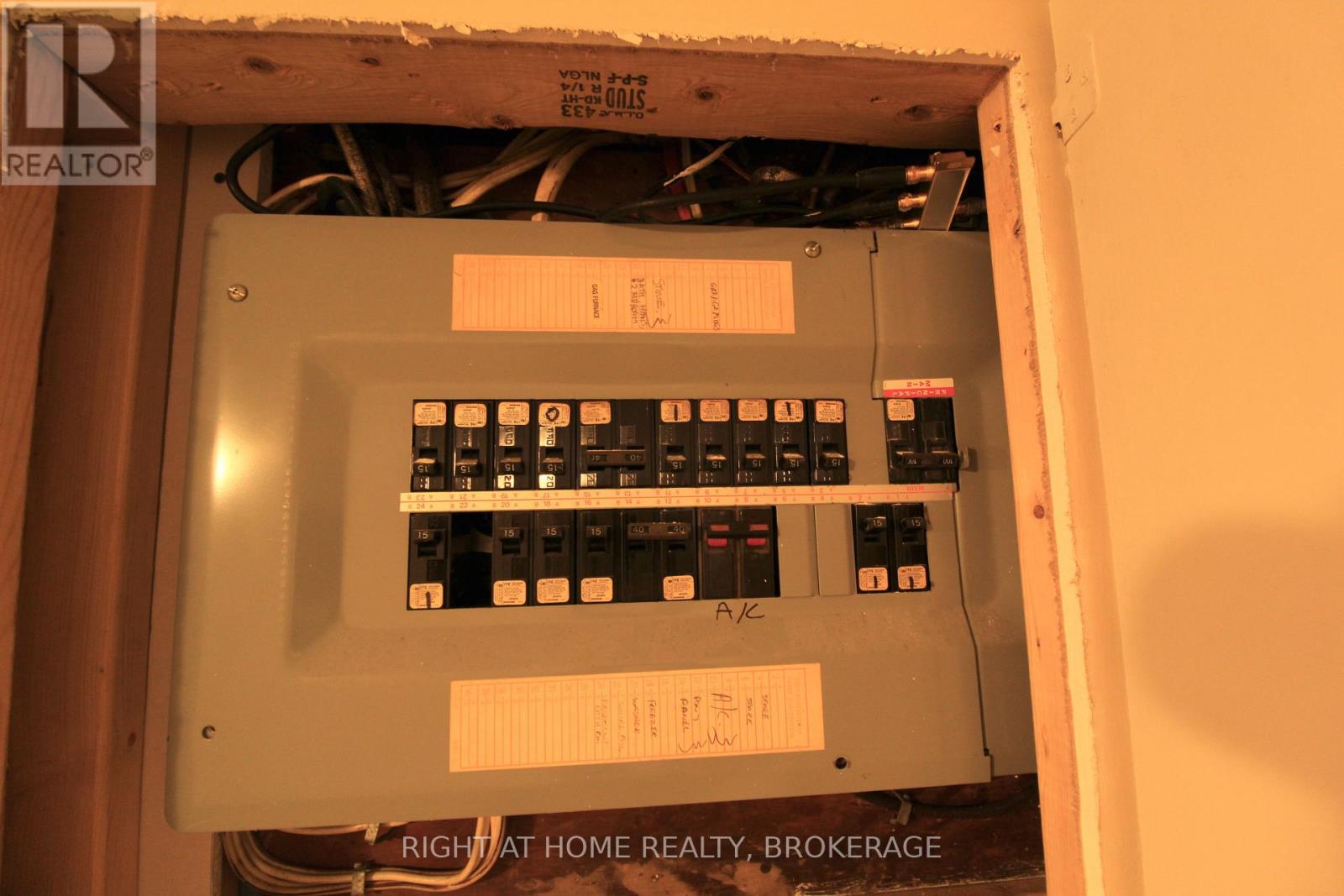 12 Lorne Avenue, Grimsby, Ontario  L3M 2H5 - Photo 34 - X12999924