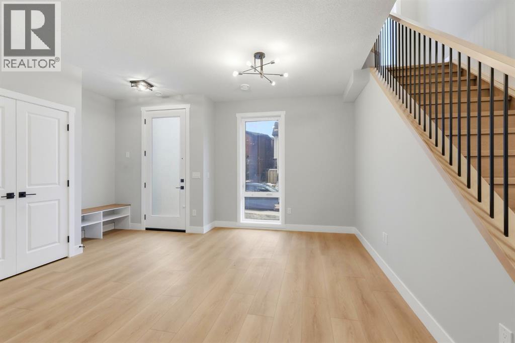 1636 19 Avenue NW, Calgary, Alberta  T2M 1B1 - Photo 6 - A2293566