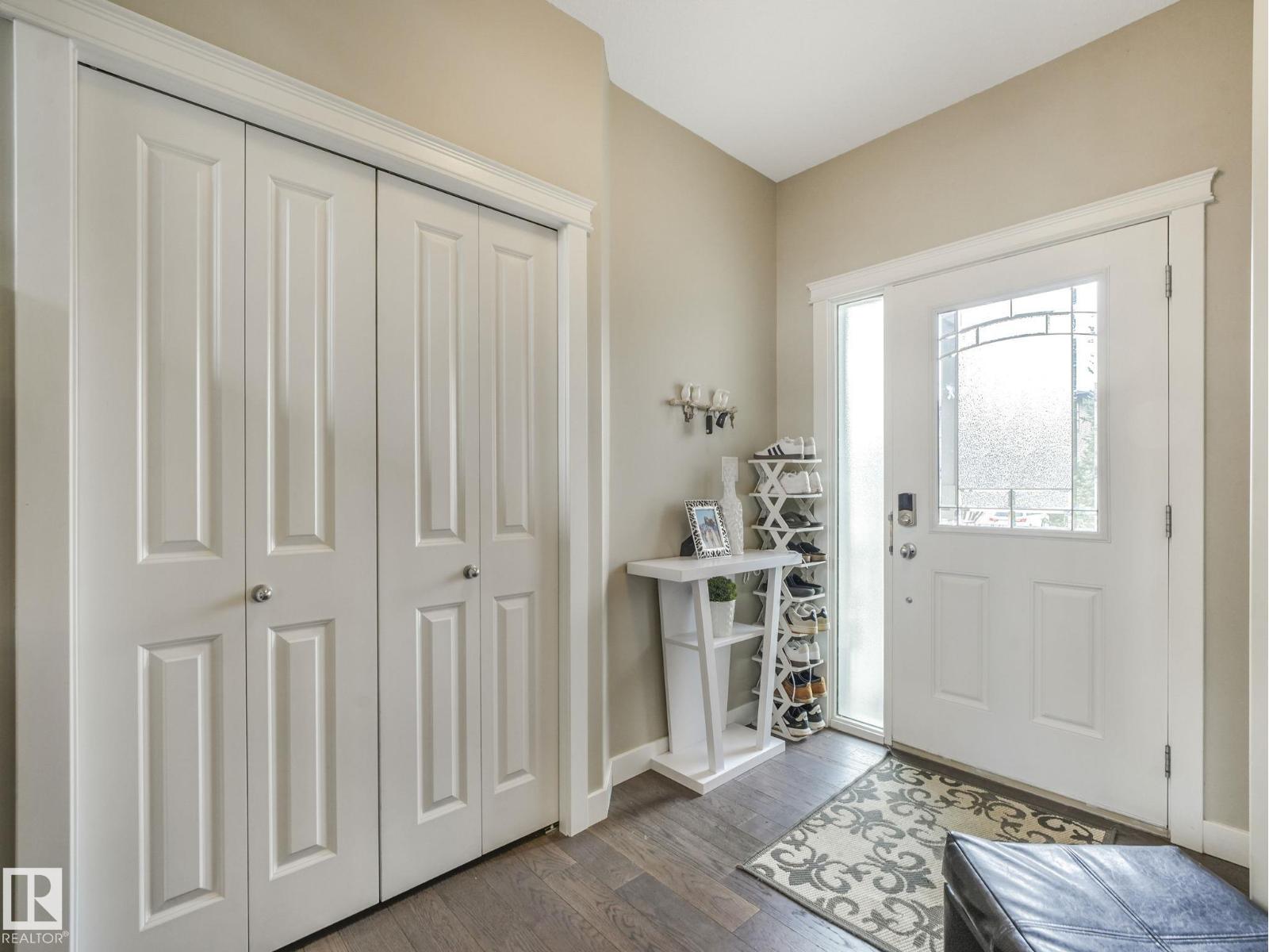 15835 10 Av Sw, Edmonton, Alberta  T6W 2H2 - Photo 3 - E4483156