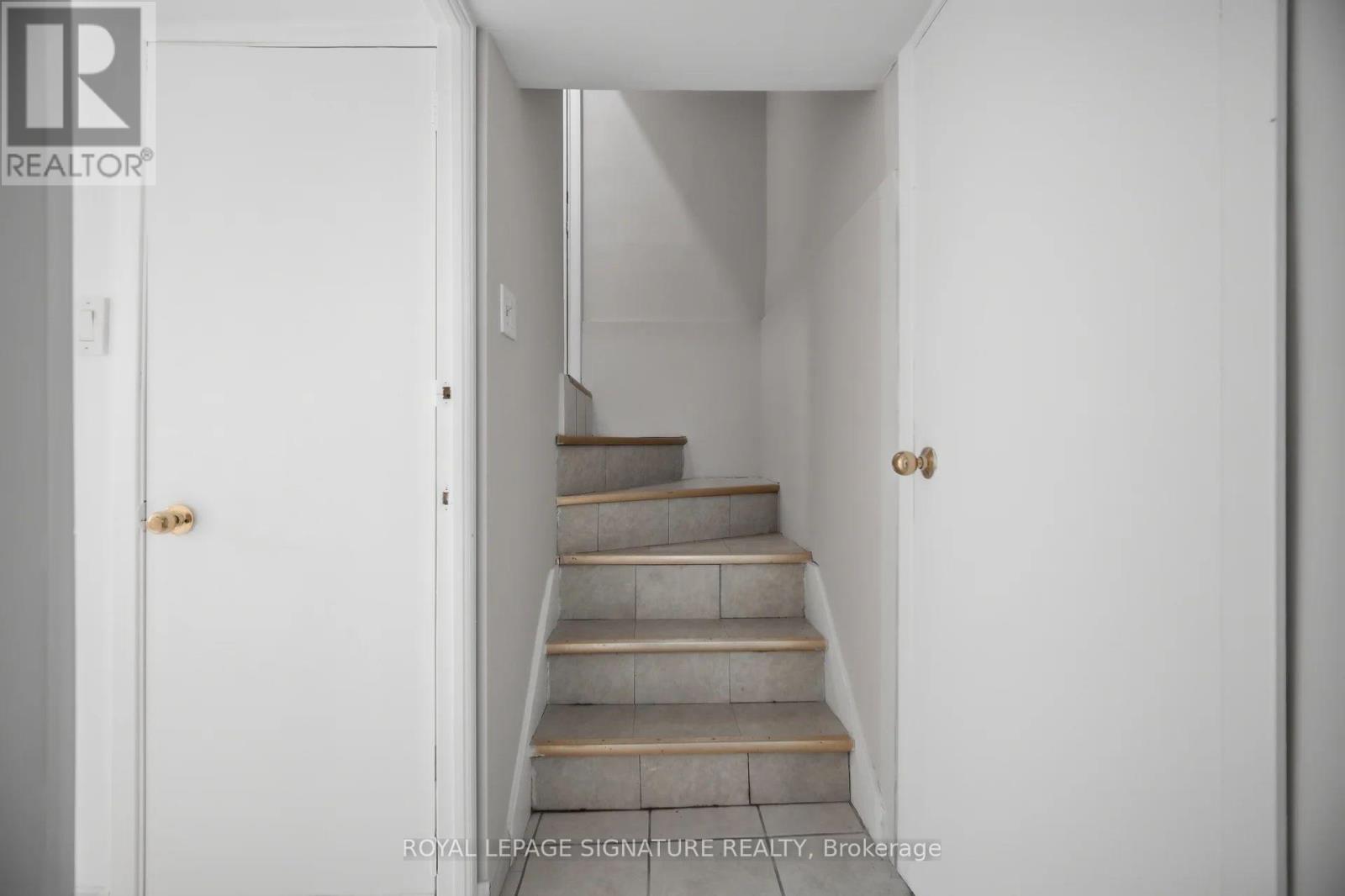 77 Ypres Road, Toronto, Ontario  M6M 1P2 - Photo 24 - W13017448