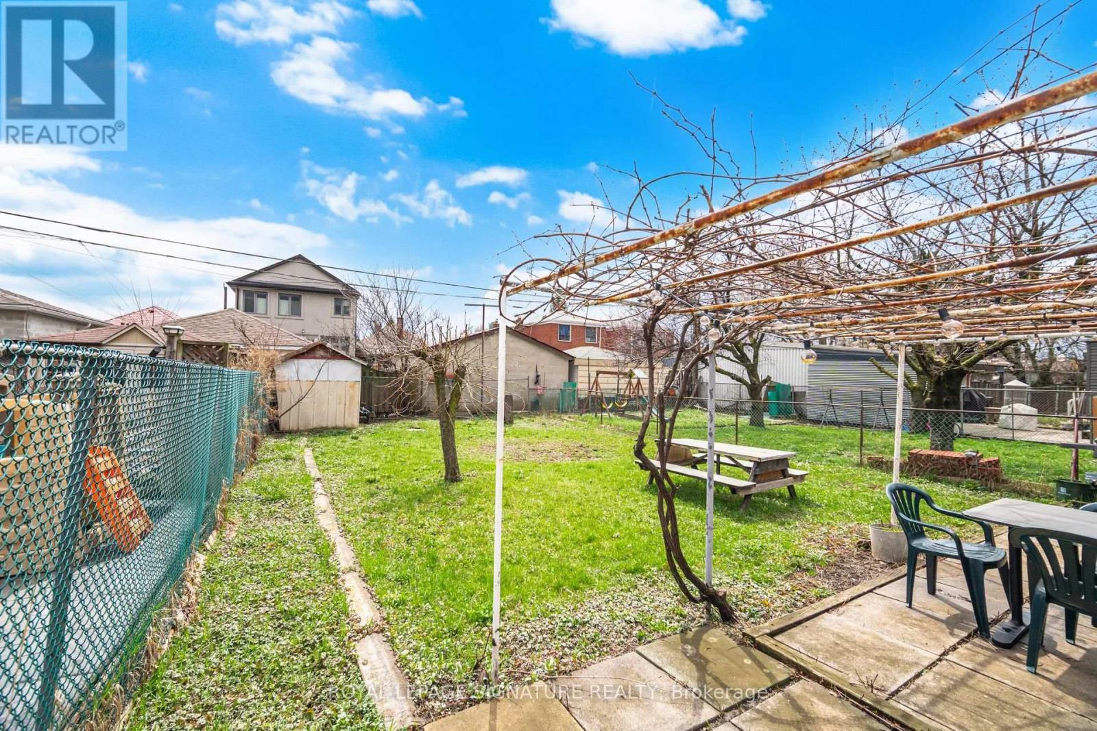 77 Ypres Road, Toronto, Ontario  M6M 1P2 - Photo 41 - W13017448