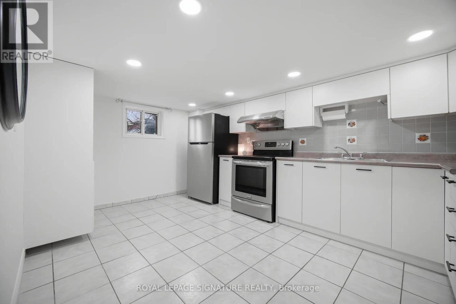 77 Ypres Road, Toronto, Ontario  M6M 1P2 - Photo 28 - W13017448