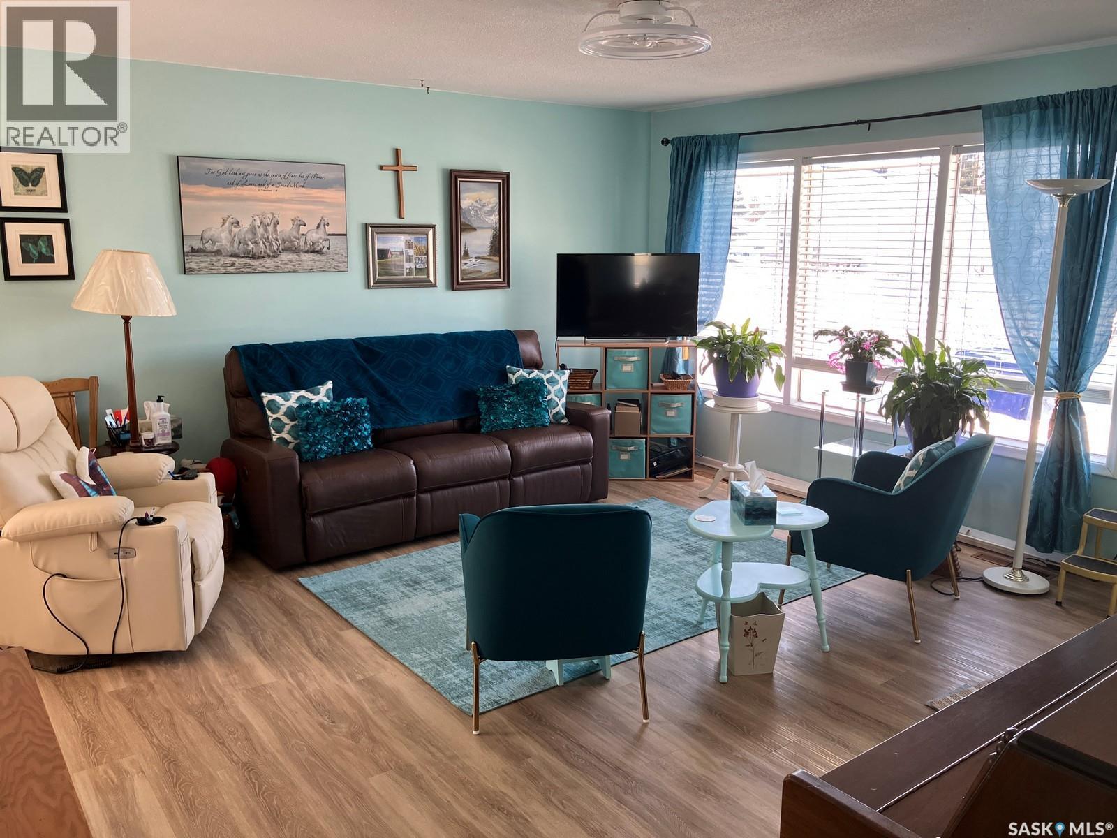 311 1st Street W, Nipawin, Saskatchewan  S0E 1E0 - Photo 3 - SK022016