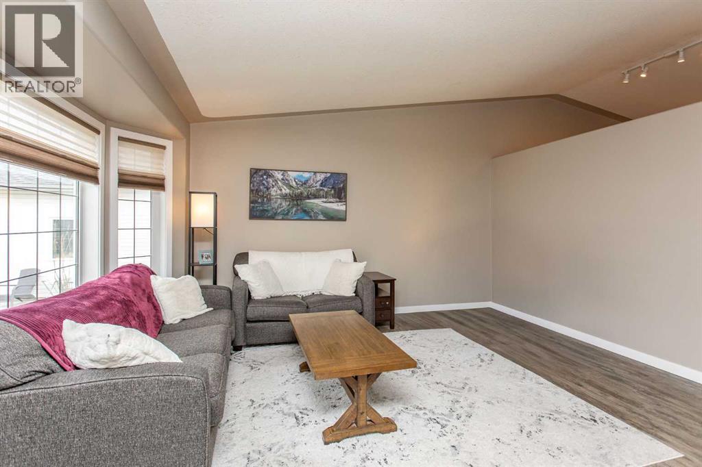 52 Archibald Crescent, Red Deer, Alberta  T4R 2X4 - Photo 4 - A2302649