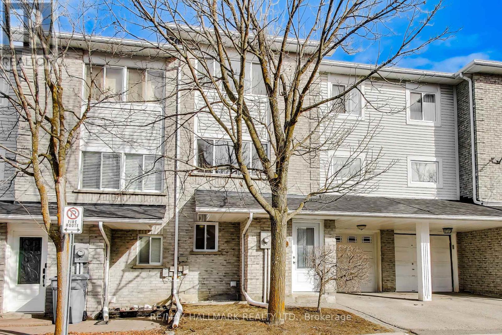 94 William Curtis Circle, Newmarket, Ontario  L3Y 8L6 - Photo 3 - N13017888