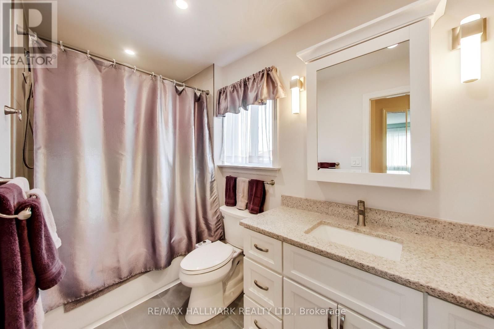 94 William Curtis Circle, Newmarket, Ontario  L3Y 8L6 - Photo 35 - N13017888