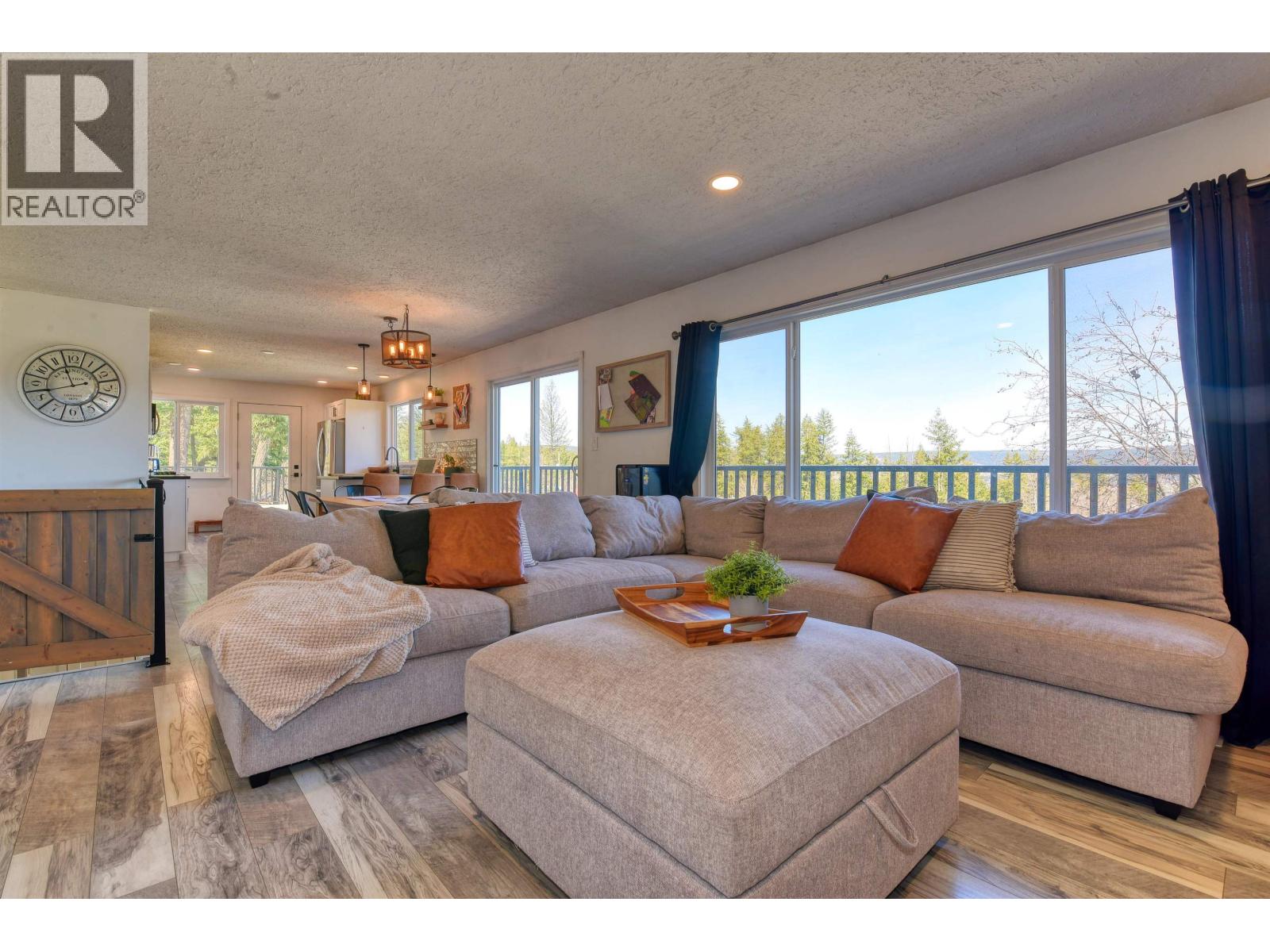 804 Shaw Road, Williams Lake, British Columbia  V2G 3L1 - Photo 3 - R3112008