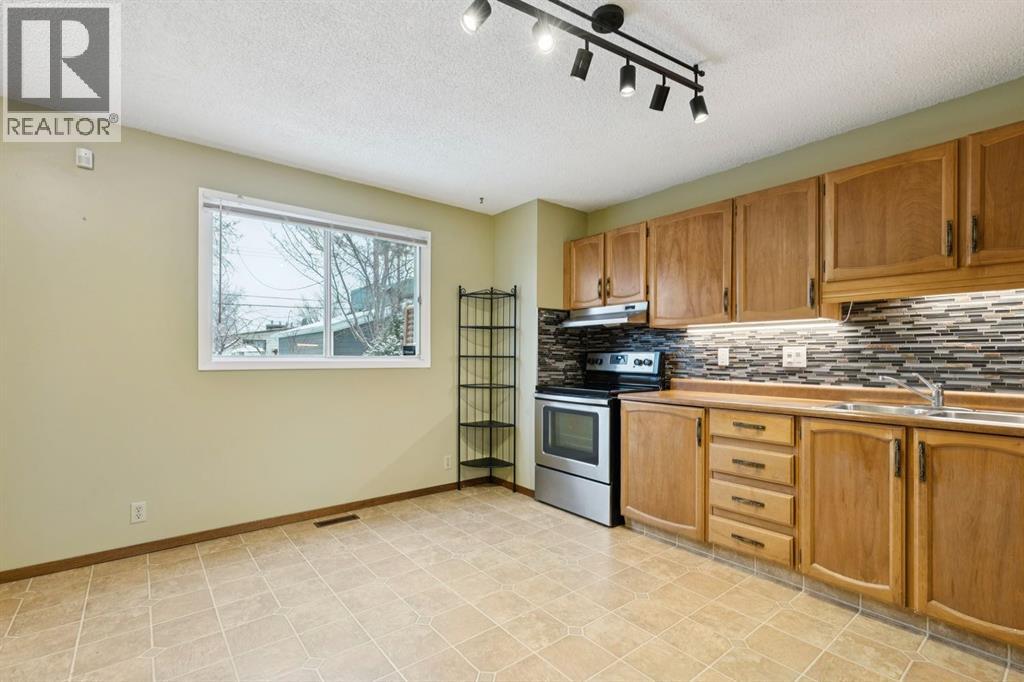 4530 Montgomery Avenue NW, Calgary, Alberta  T3B 0K9 - Photo 12 - A2298140