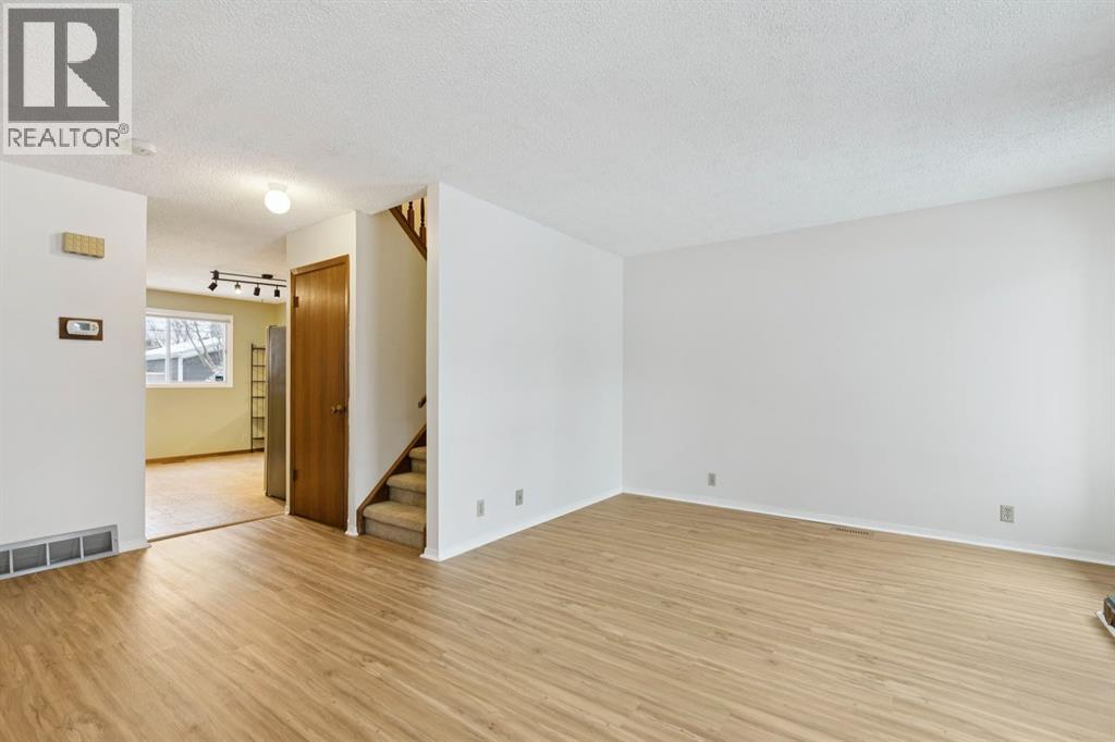 4530 Montgomery Avenue NW, Calgary, Alberta  T3B 0K9 - Photo 10 - A2298140