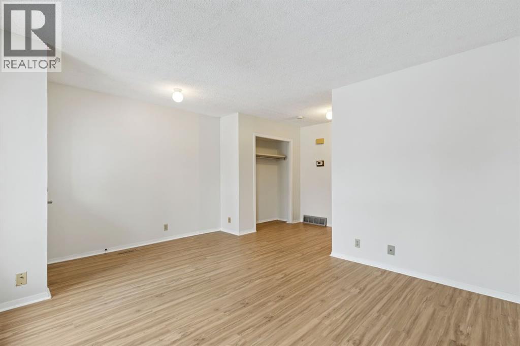 4530 Montgomery Avenue NW, Calgary, Alberta  T3B 0K9 - Photo 11 - A2298140