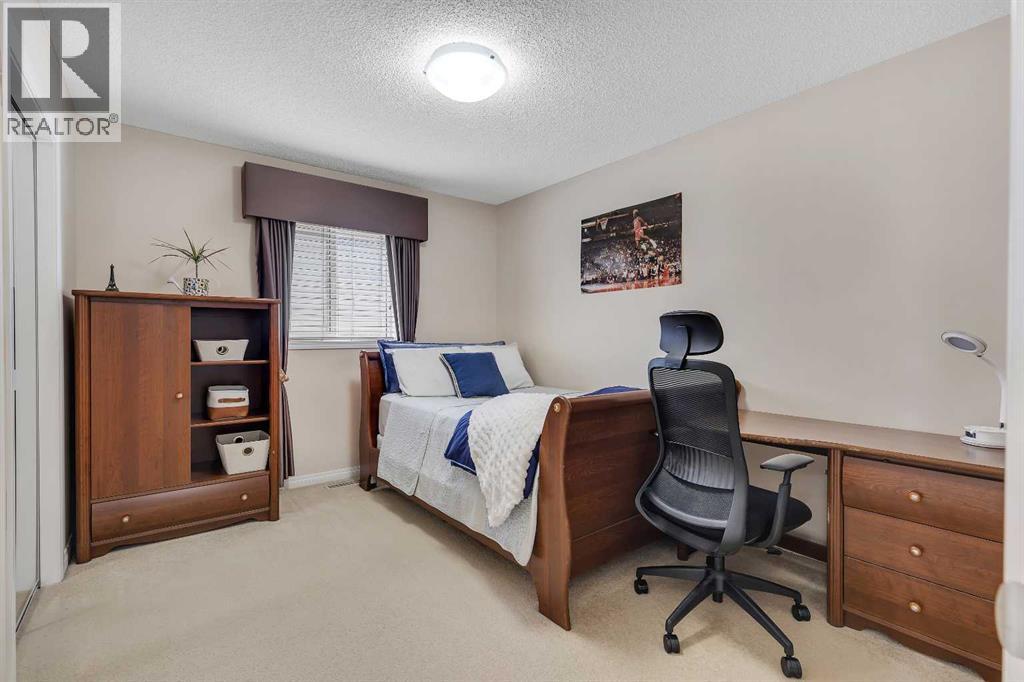 32 Panatella Row NW, Calgary, Alberta  T3K 0V5 - Photo 17 - A2301630