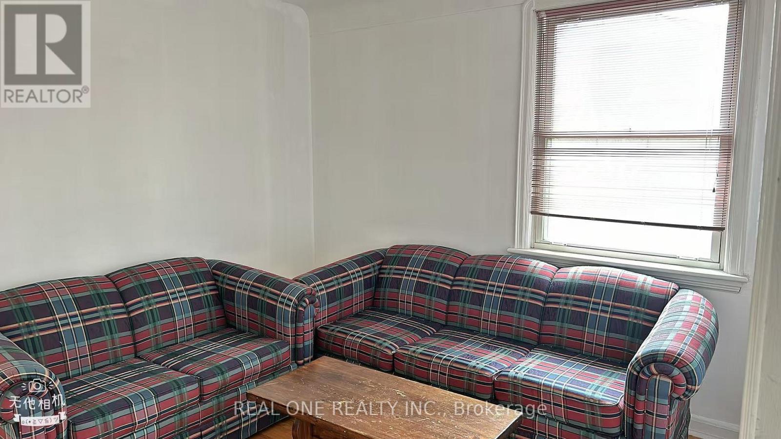 First Floor - 92 Binkley Crescent W, Hamilton, Ontario  L8S 3L1 - Photo 3 - X13017898