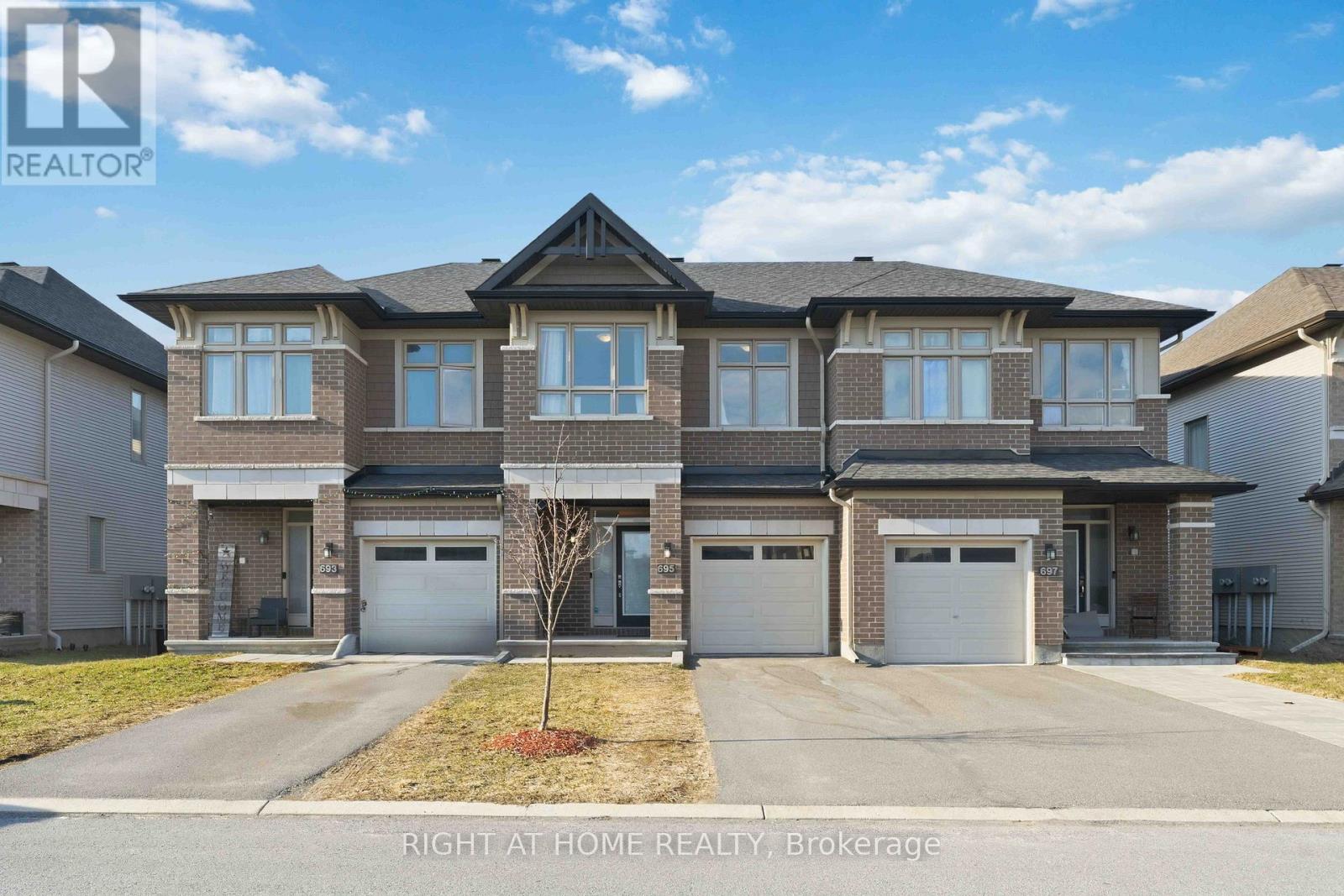 695 CAPRICORN CIRCLE, ottawa, Ontario