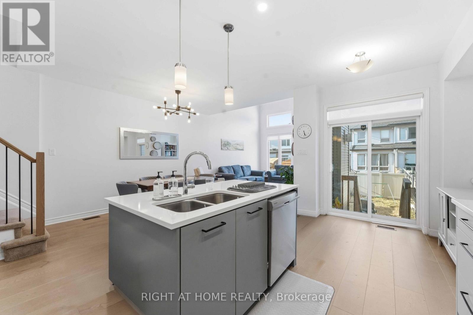 695 Capricorn Circle, Ottawa, Ontario  K4M 0J5 - Photo 10 - X13017906