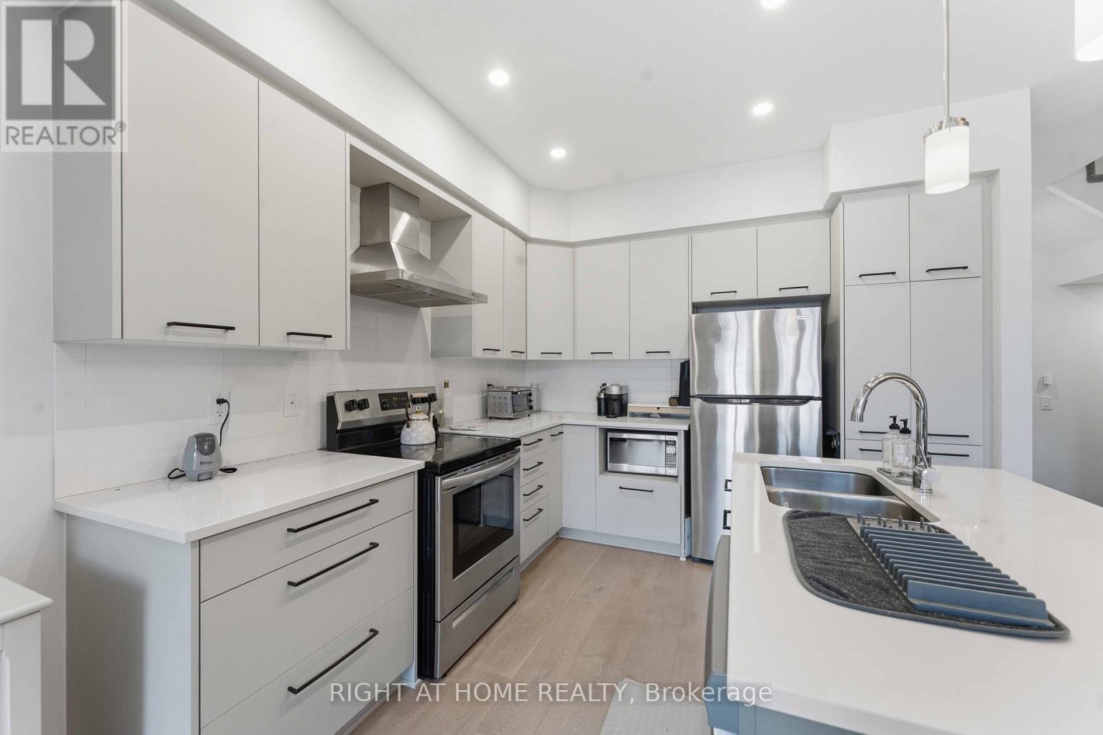 695 Capricorn Circle, Ottawa, Ontario  K4M 0J5 - Photo 12 - X13017906