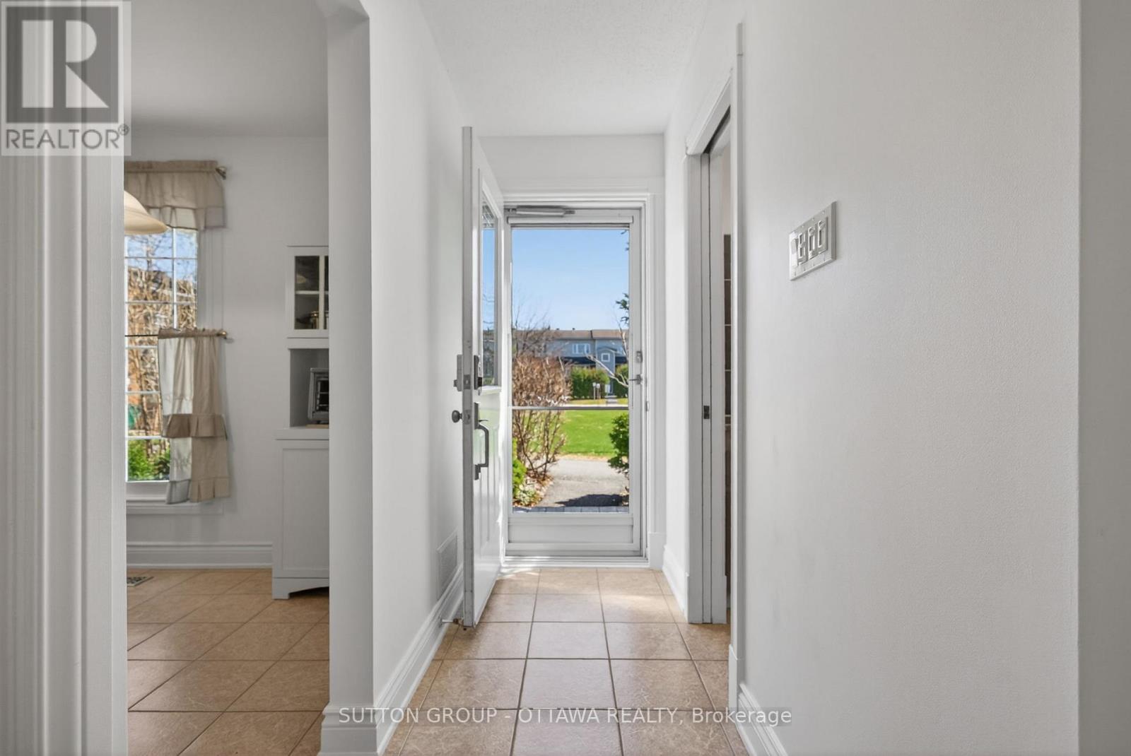 285 Monterey Drive, Ottawa, Ontario  K2H 7B1 - Photo 3 - X13017910