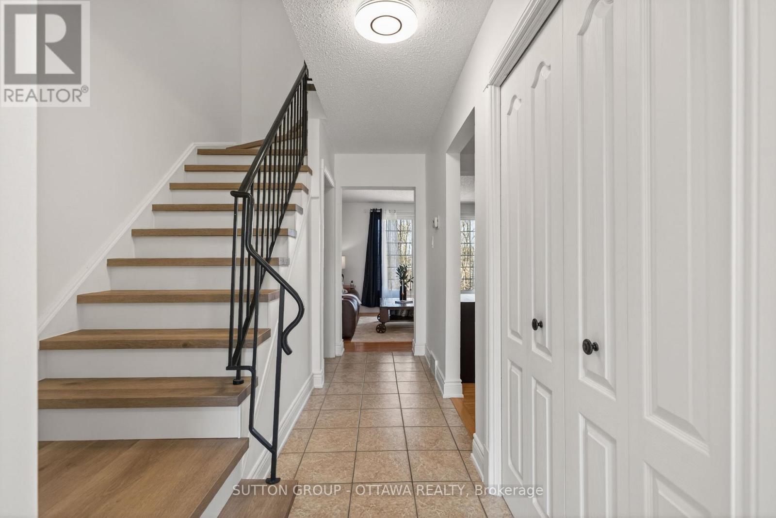 285 Monterey Drive, Ottawa, Ontario  K2H 7B1 - Photo 4 - X13017910