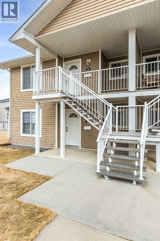 37 Northlands Lane Ne, Medicine Hat, Alberta  T1C 0A8 - Photo 1 - A2293547