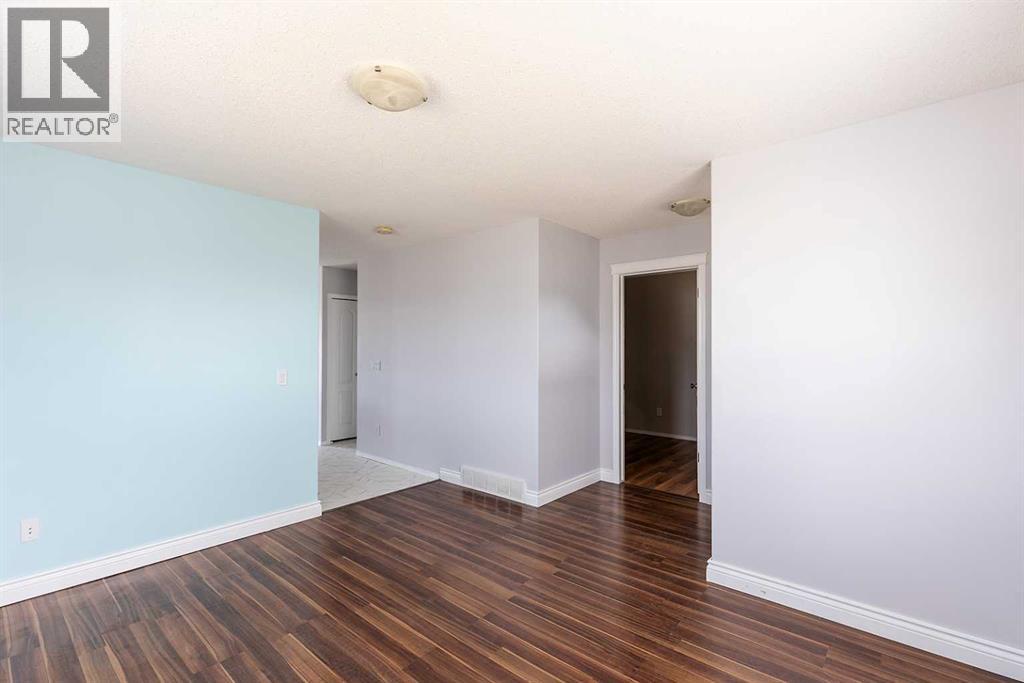 37 Northlands Lane Ne, Medicine Hat, Alberta  T1C 0A8 - Photo 7 - A2293547