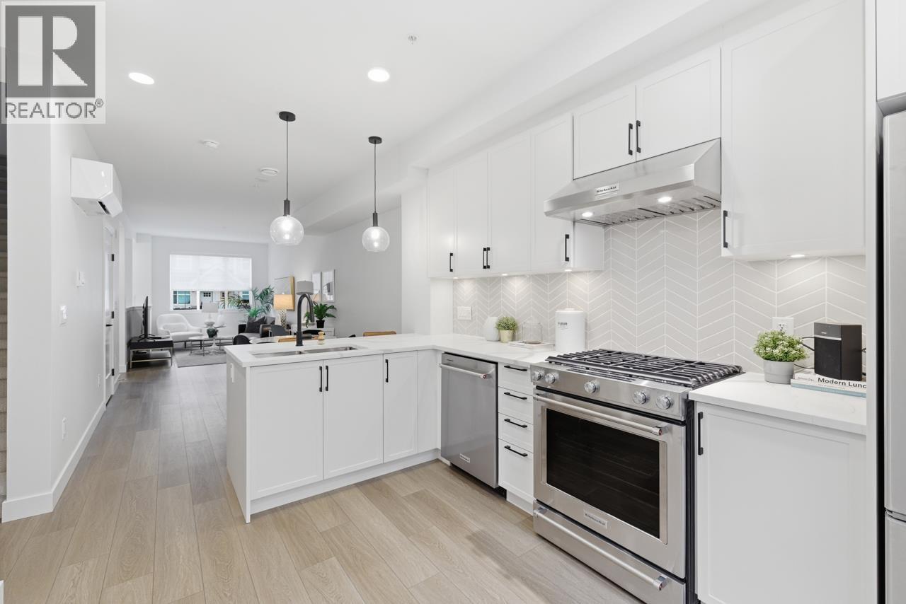 202 720 Robinson Street, Coquitlam, British Columbia  V3J 0P9 - Photo 13 - R3113156