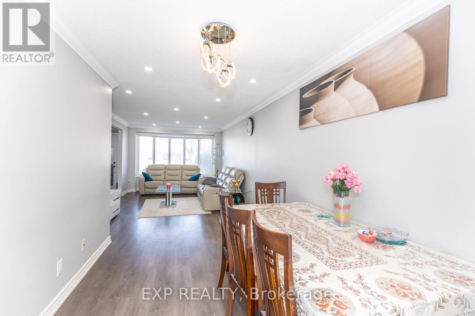 3270 Klaiman Drive, Mississauga, Ontario  L4Y 3C8 - Photo 11 - W13017908