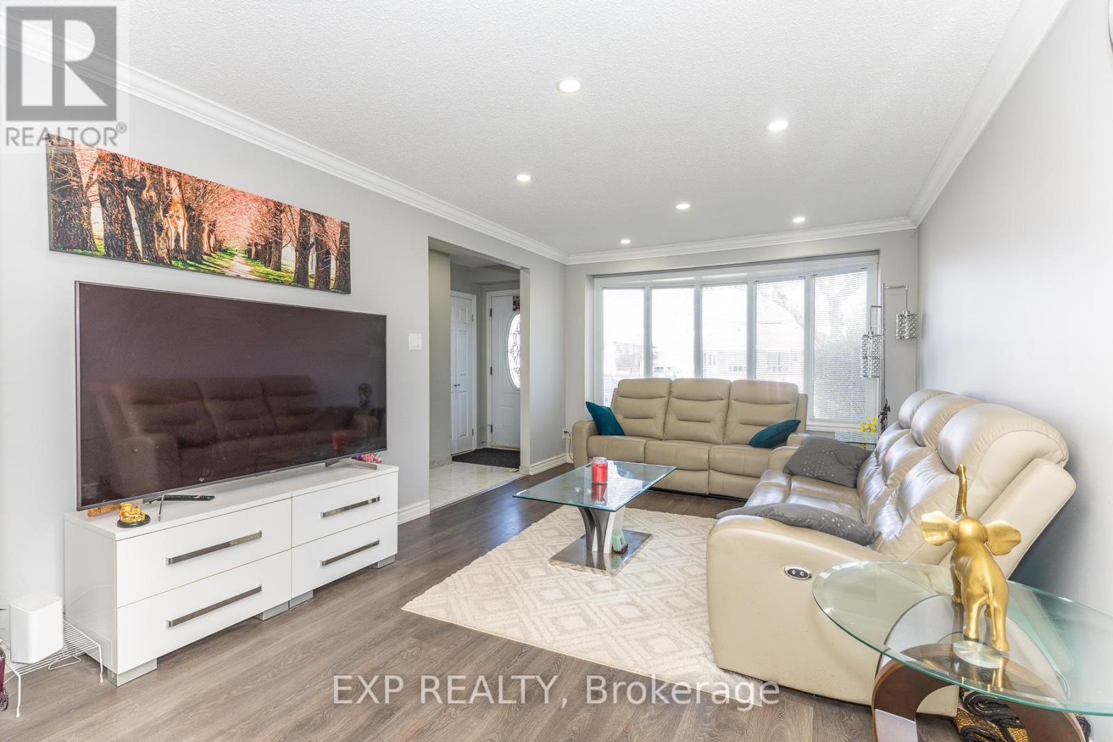 3270 Klaiman Drive, Mississauga, Ontario  L4Y 3C8 - Photo 13 - W13017908